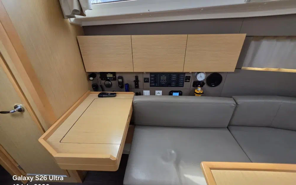 slider 21 Beneteau Oceanis 38 Cruiser