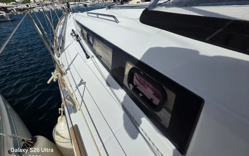slider 8 Beneteau Oceanis 38 Cruiser
