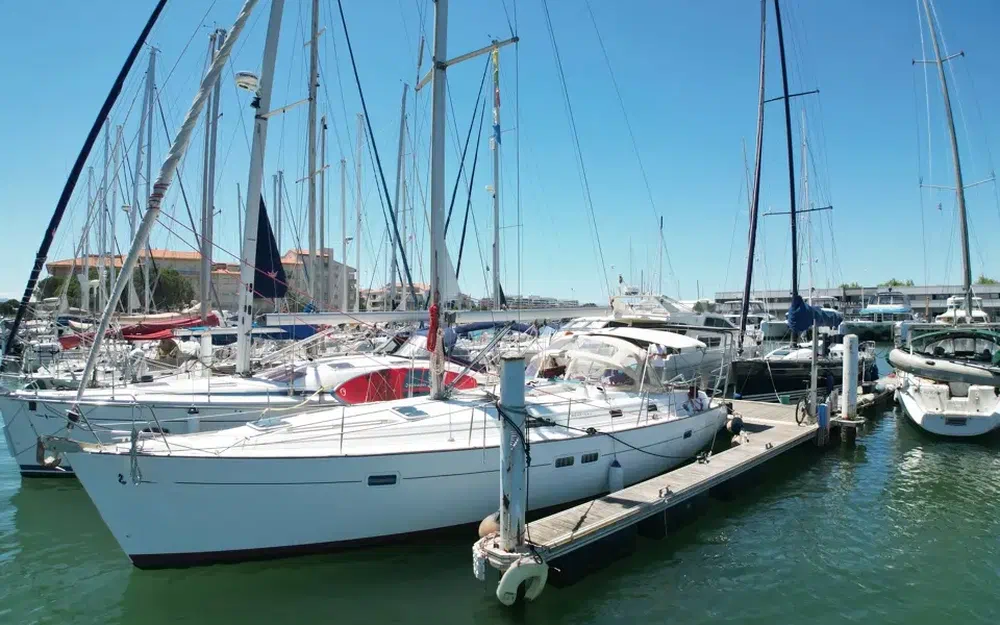 slider 1 Beneteau Oceanis 411