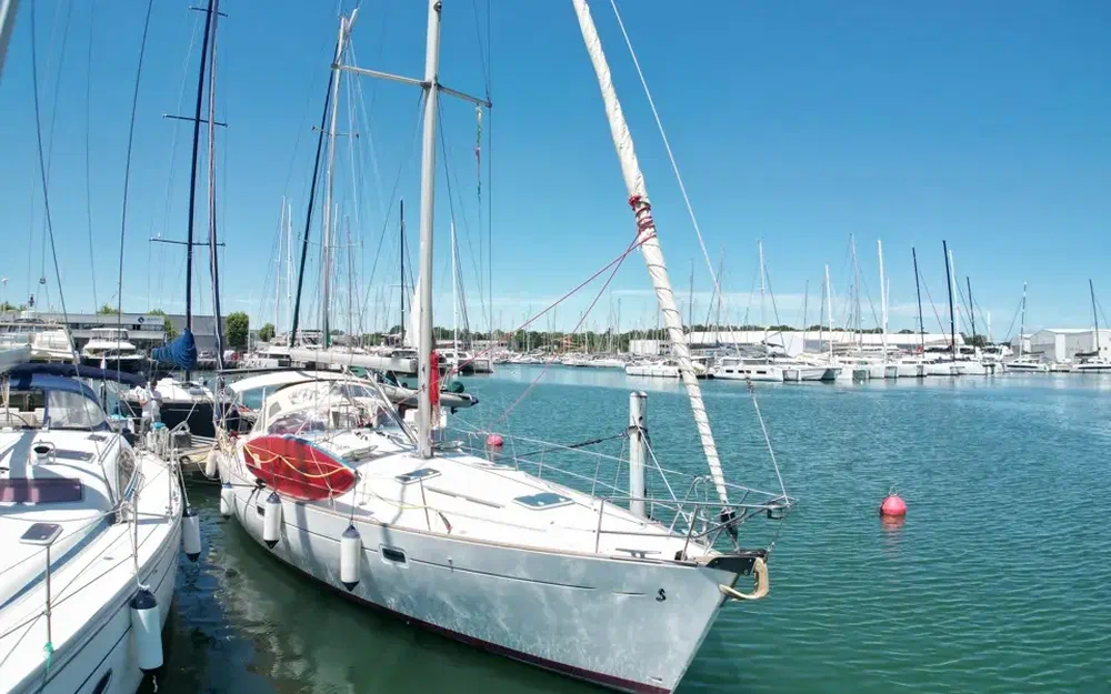 slider 2 Beneteau Oceanis 411