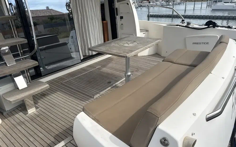 slider 19 Prestige Yachts 500 Fly