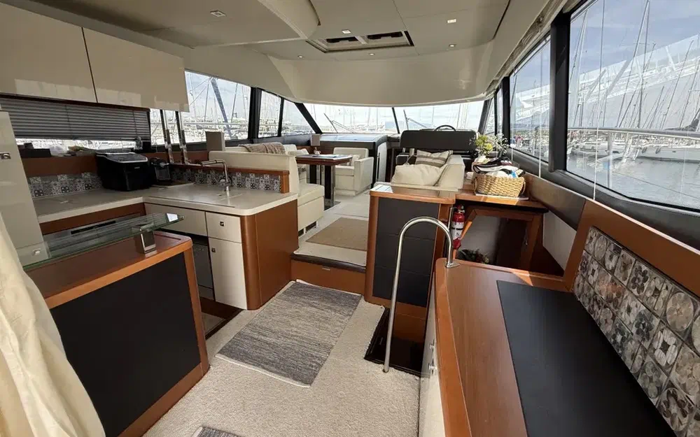 slider 23 Prestige Yachts 500 Fly