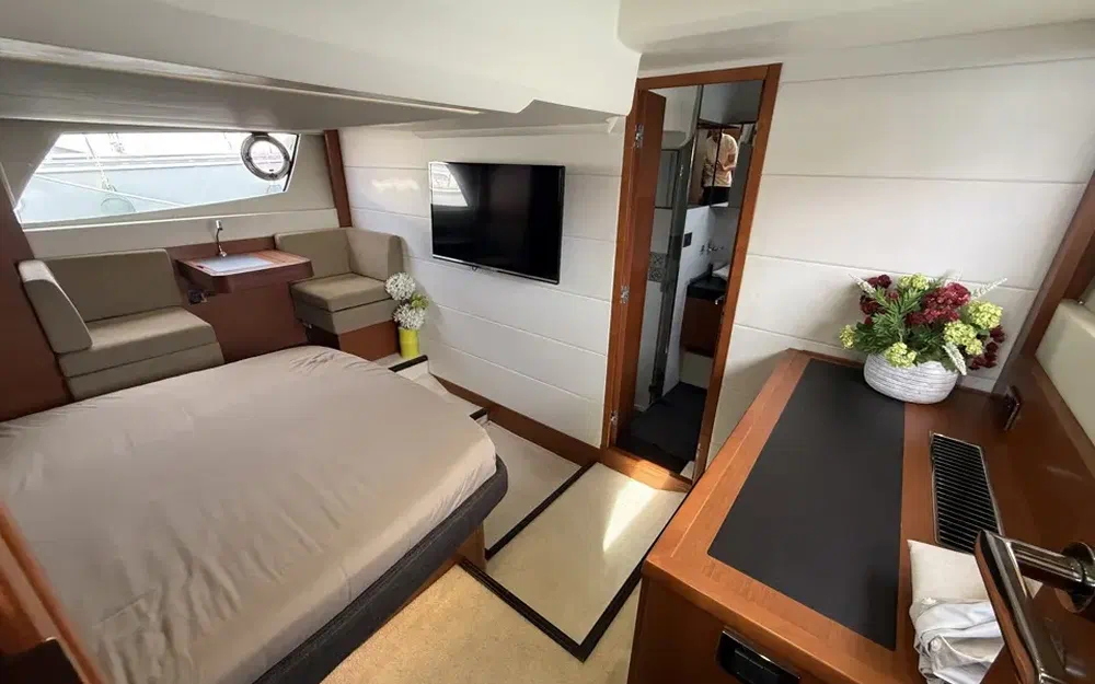 slider 32 Prestige Yachts 500 Fly