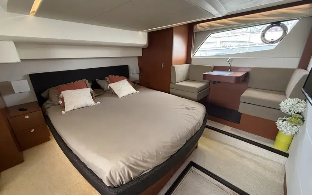 slider 33 Prestige Yachts 500 Fly