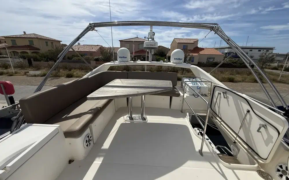 slider 5 Prestige Yachts 500 Fly