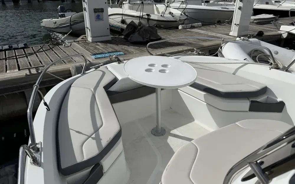 slider 3 Beneteau Flyer 6 SPACEdeck
