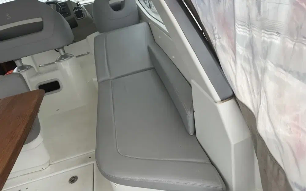 slider 9 Beneteau Gran Turismo 38