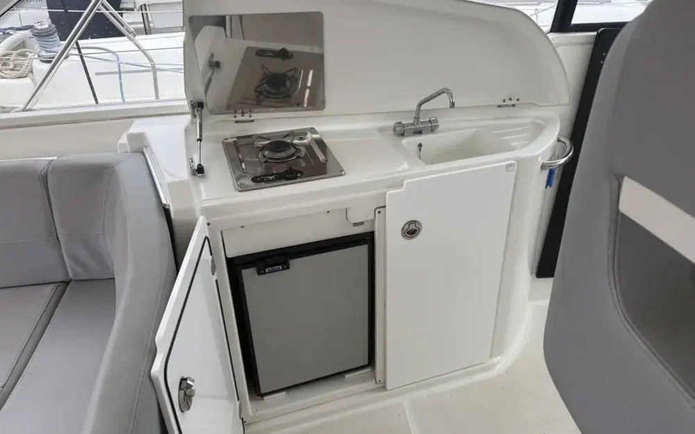 slider 12 Beneteau Gran Turismo 38