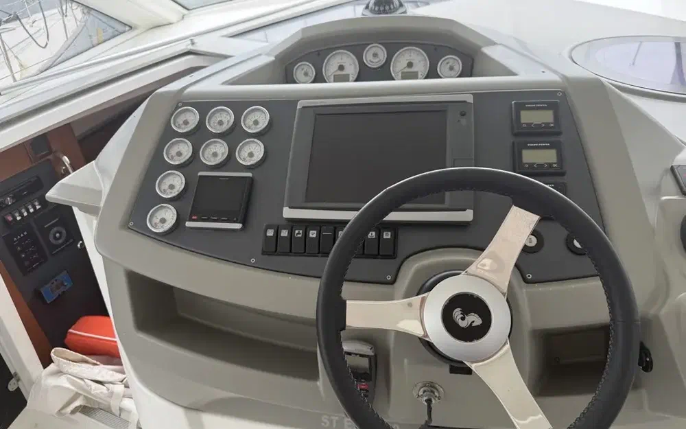 slider 17 Beneteau Gran Turismo 38