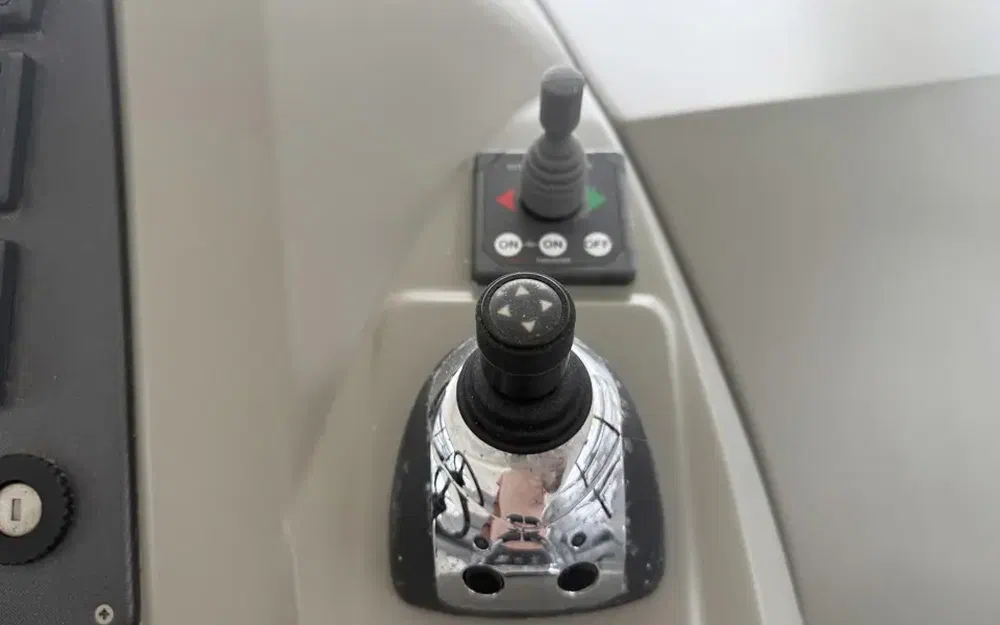 slider 18 Beneteau Gran Turismo 38