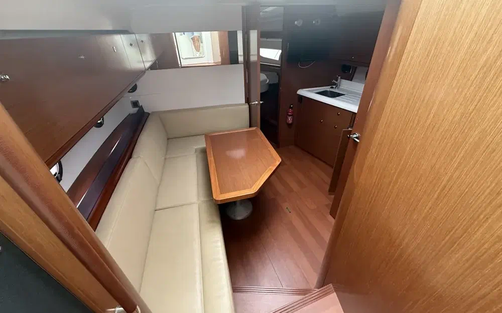 slider 20 Beneteau Gran Turismo 38