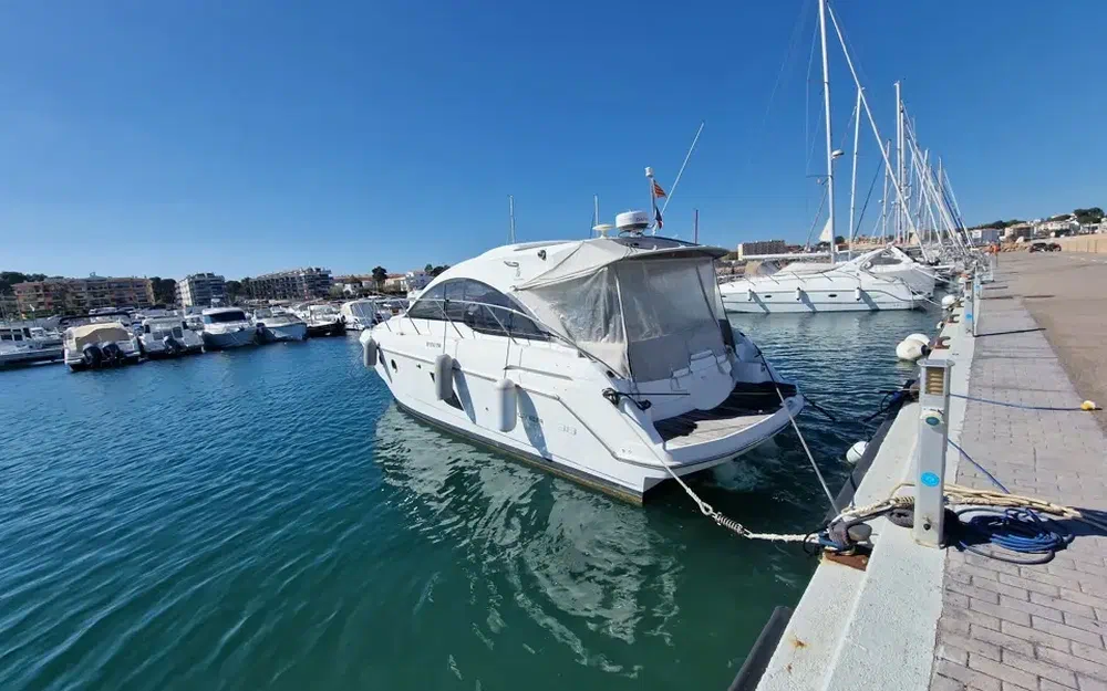 slider 2 Beneteau Gran Turismo 38