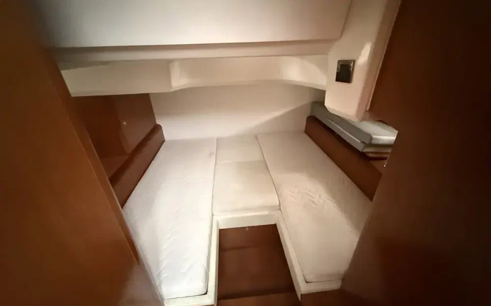 slider 32 Beneteau Gran Turismo 38