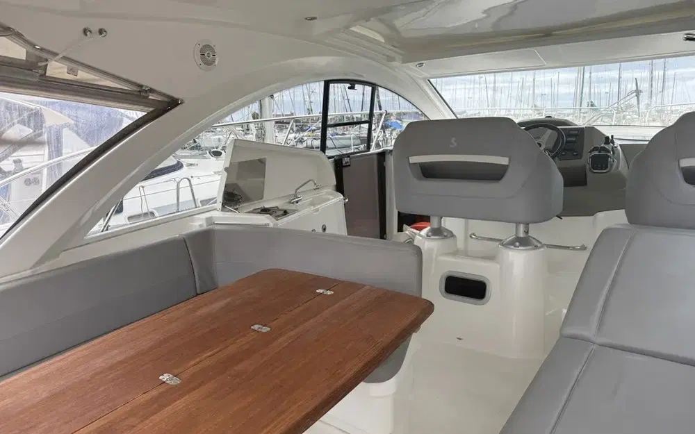 slider 5 Beneteau Gran Turismo 38