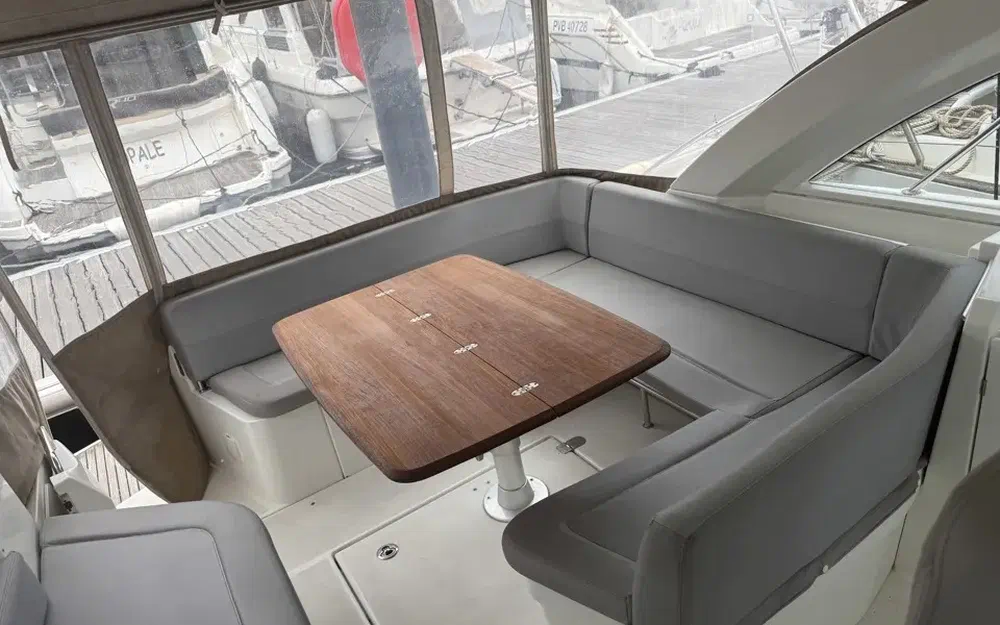 slider 7 Beneteau Gran Turismo 38