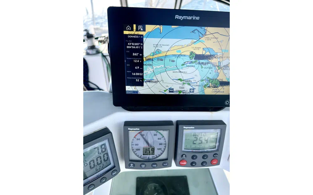 slider 13 Beneteau Oceanis 351