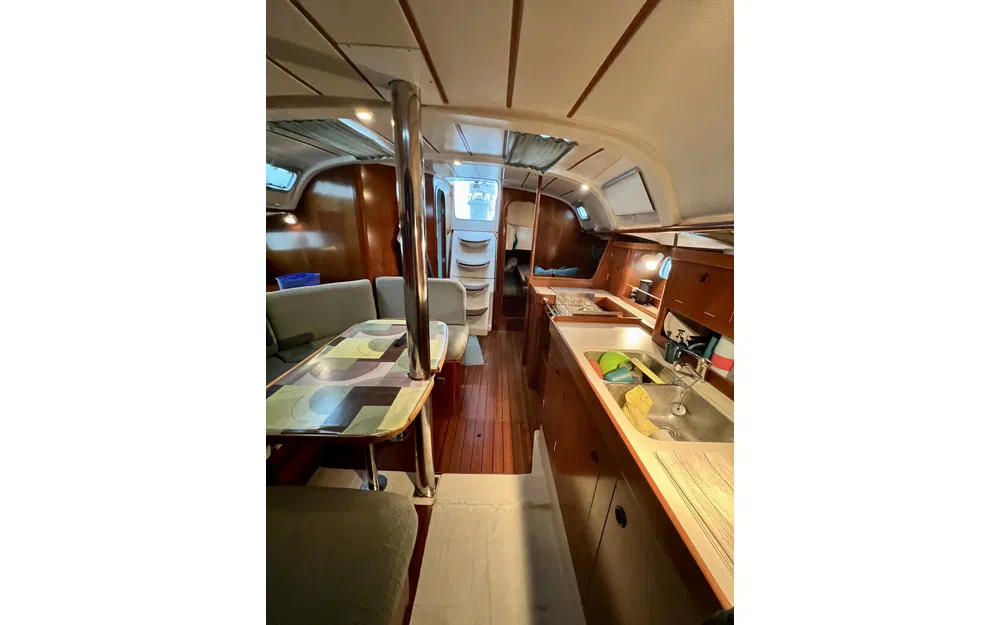 slider 15 Beneteau Oceanis 351