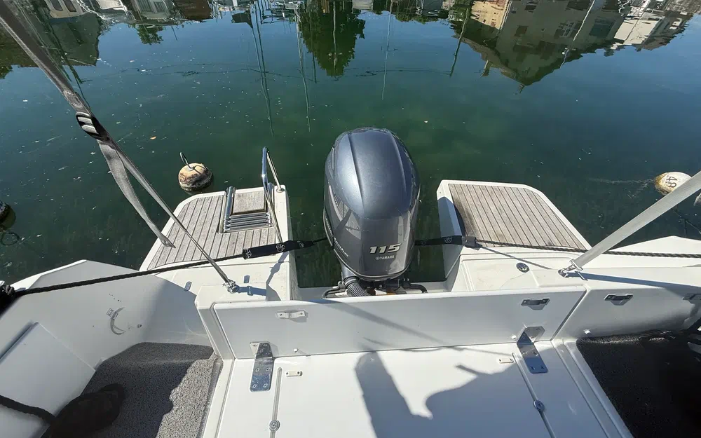 slider 12 Jeanneau Merry Fisher 695