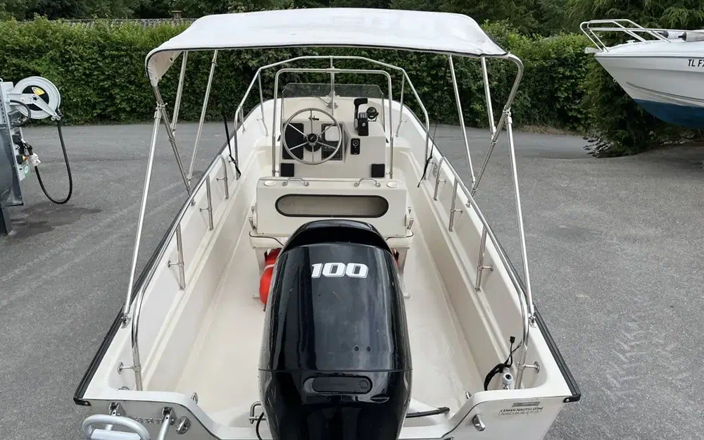 slider 3 Boston Whaler 17 Montauk