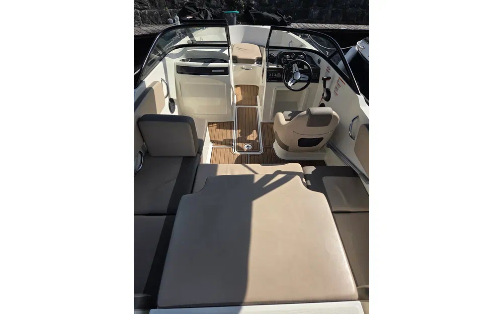 slider 4 Bayliner VR4
