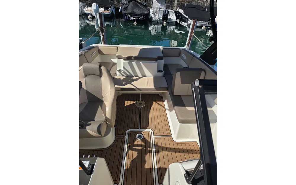 slider 5 Bayliner VR4
