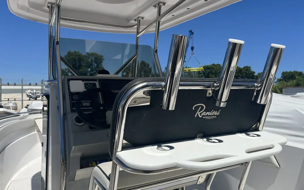 slider 17 Ranieri Interceptor 222
