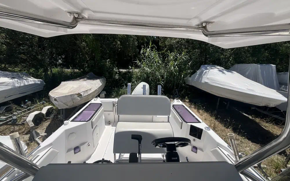 slider 9 Ranieri Interceptor 222