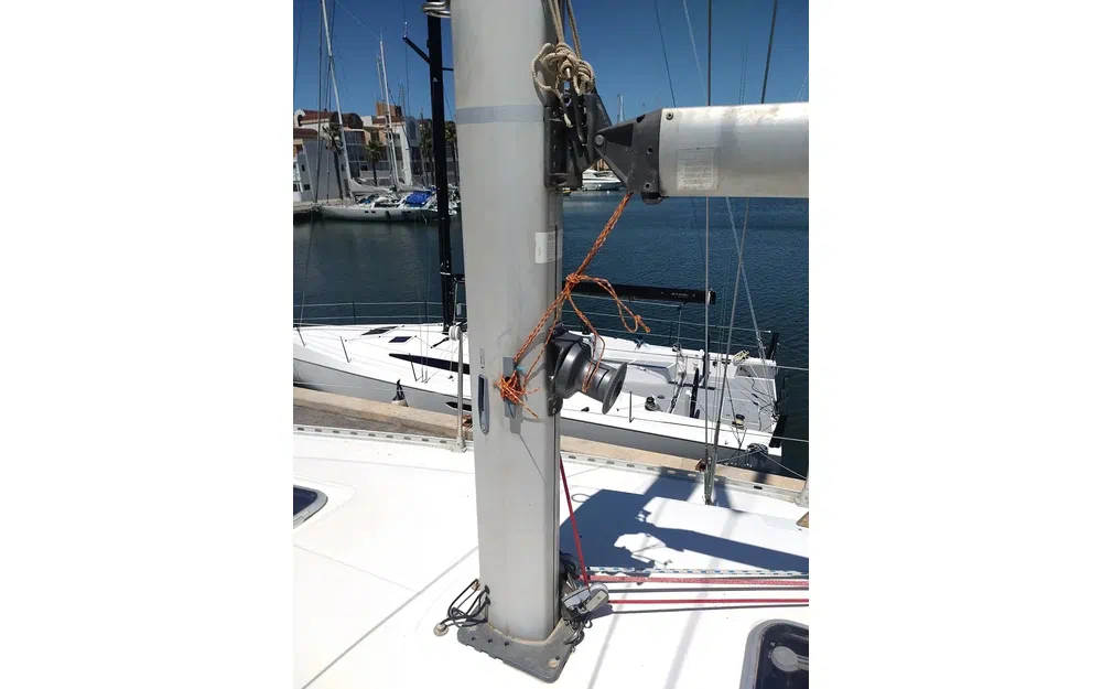 slider 17 Dufour 32 Classic