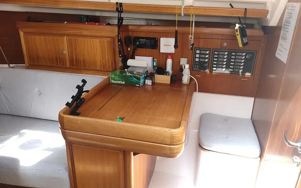 slider 27 Dufour 32 Classic