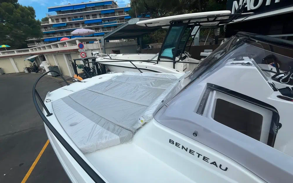 slider 10 Beneteau Flyer 7 SUNdeck