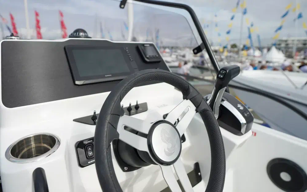 slider 2 Beneteau Flyer 7 SUNdeck