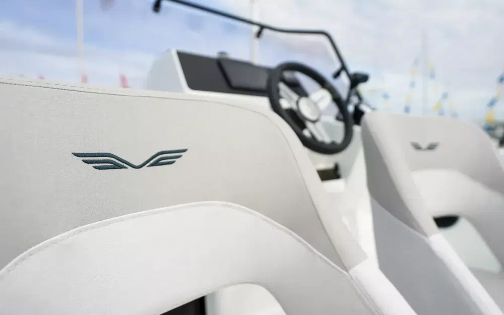 slider 3 Beneteau Flyer 7 SUNdeck