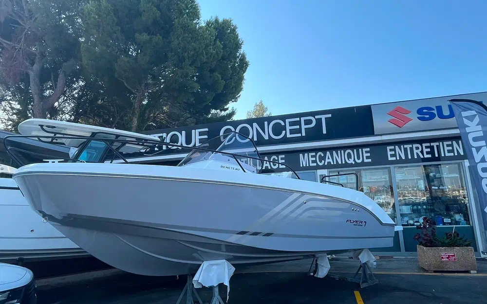 slider 1 Beneteau Flyer 7 SUNdeck