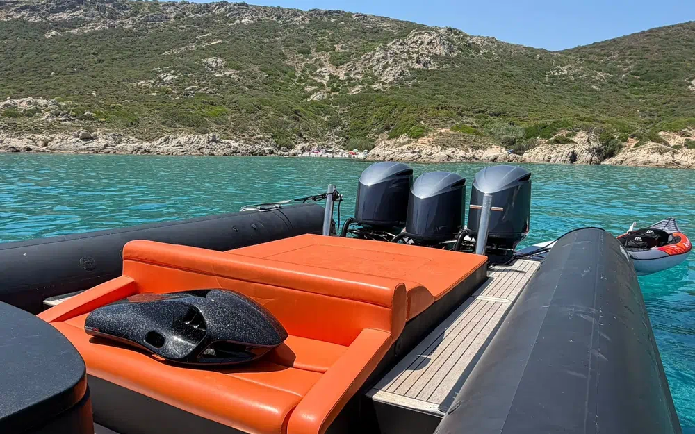 slider 8 Sea Water Phantom 400