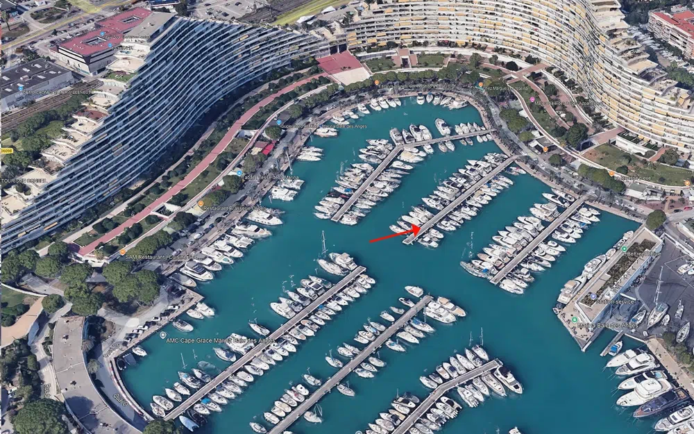 slider 0 Place de port Marina Baie des Anges (10 x 3.80)
