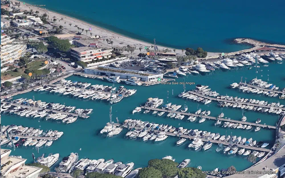 slider 1 Place de port Marina Baie des Anges (10 x 3.80)