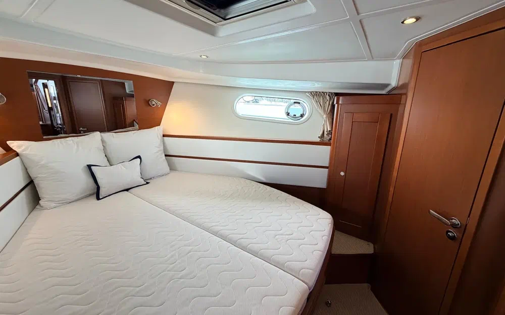 slider 14 Beneteau Swift Trawler 44