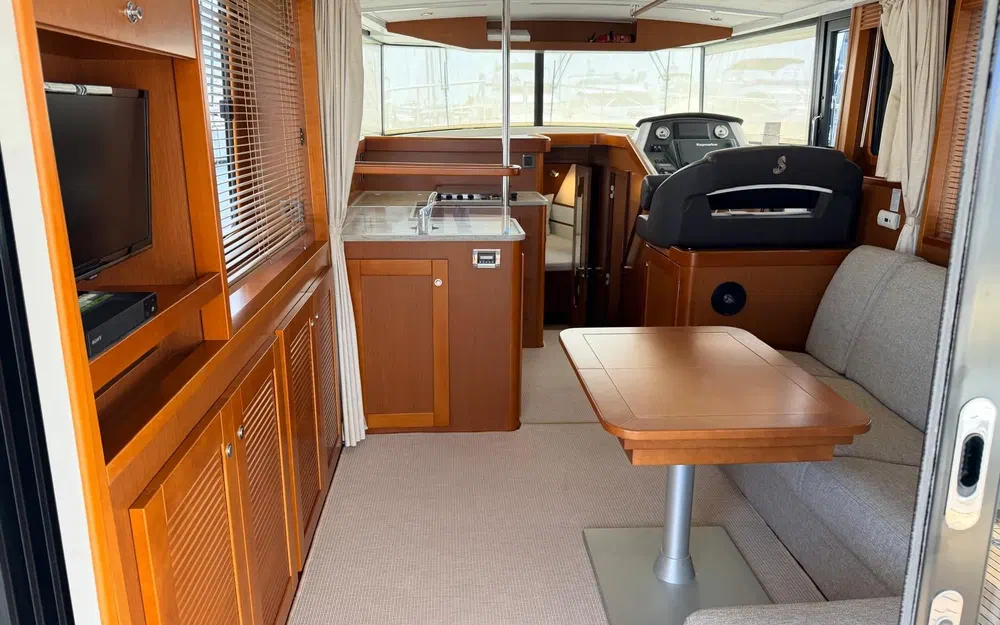 slider 8 Beneteau Swift Trawler 44