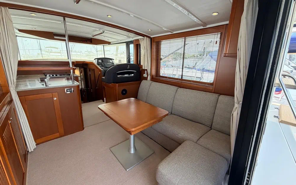 slider 9 Beneteau Swift Trawler 44
