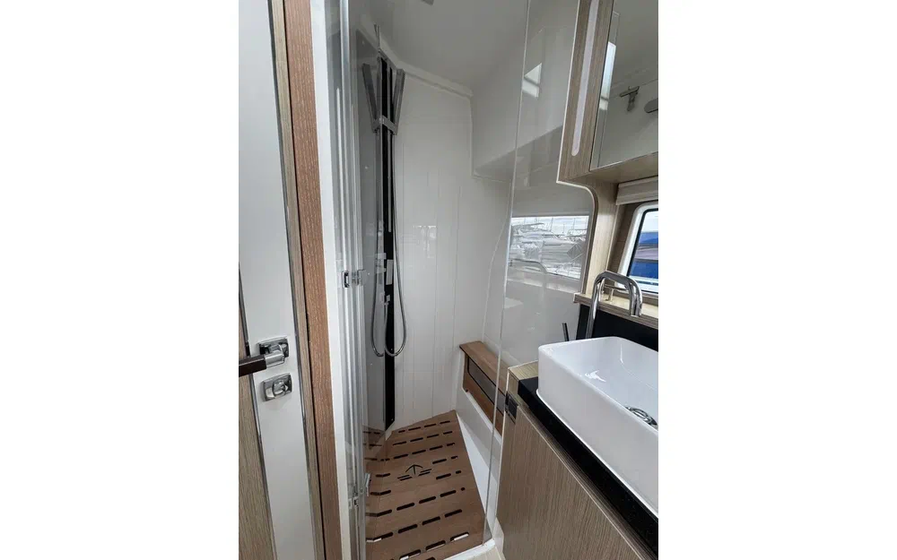 slider 25 Sealine F430