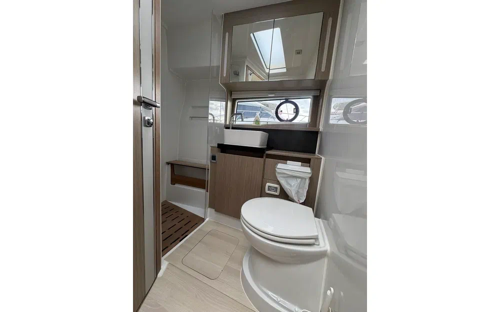 slider 26 Sealine F430