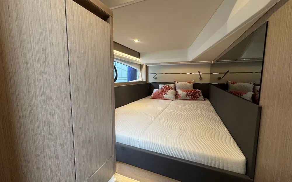 slider 23 Sealine F430