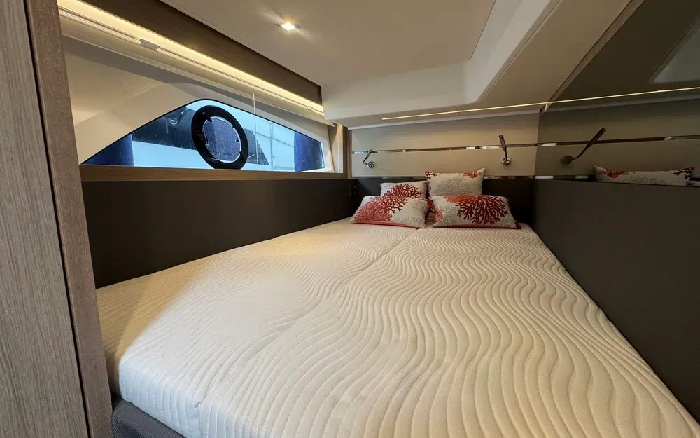 slider 22 Sealine F430