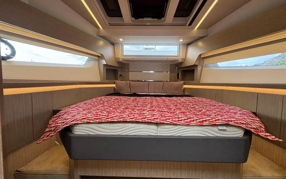 slider 19 Sealine F430