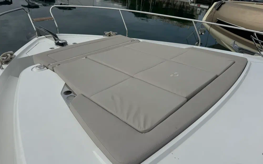 slider 4 Sealine F430