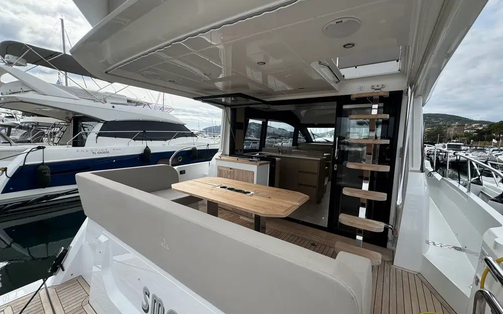 slider 3 Sealine F430