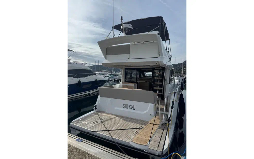 slider 1 Sealine F430