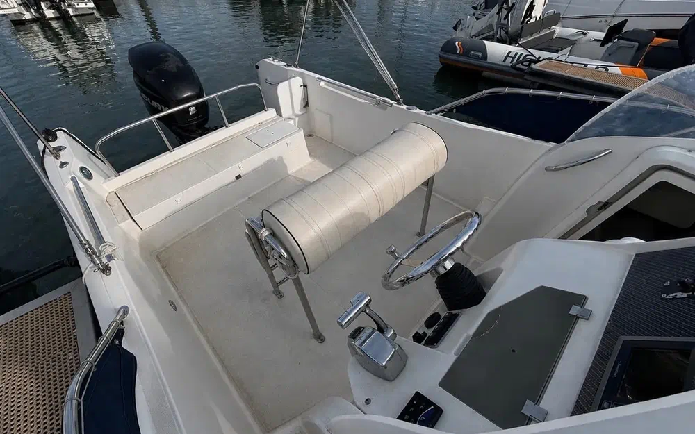 slider 8 White Shark 228