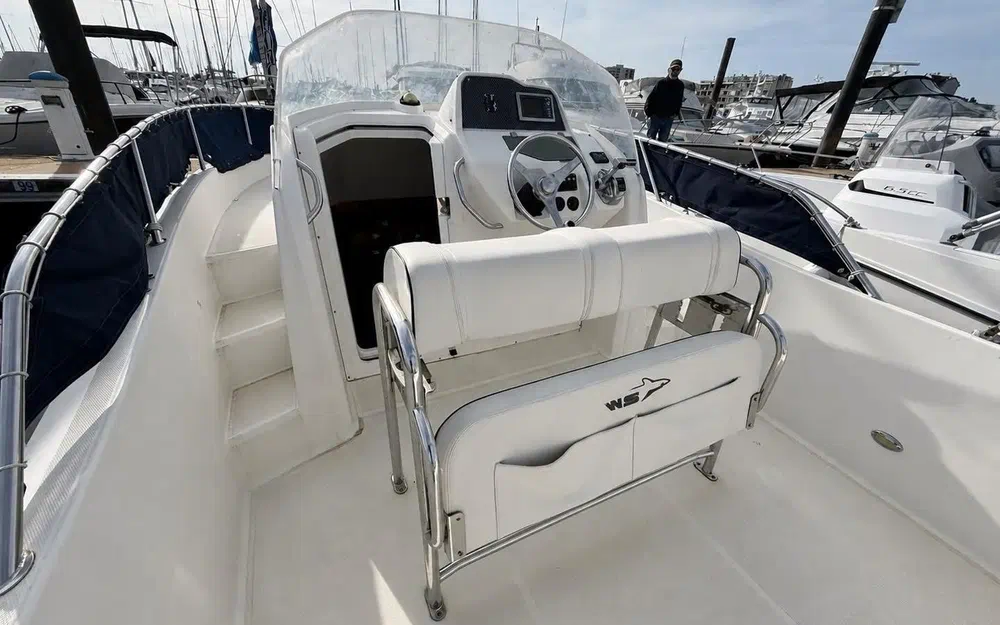 slider 7 White Shark 228
