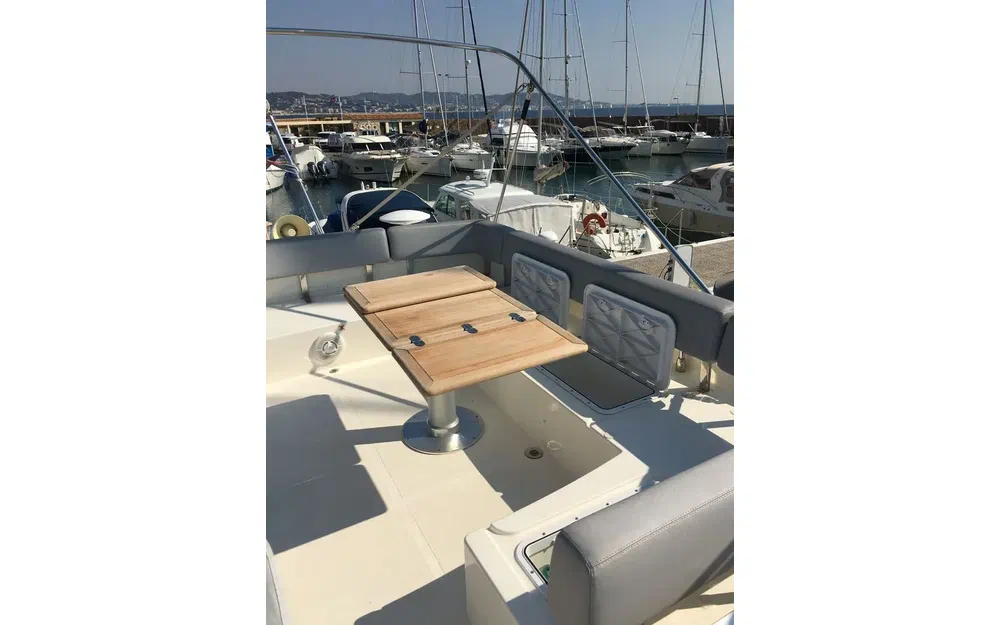slider 6 Absolute 43 Fly
